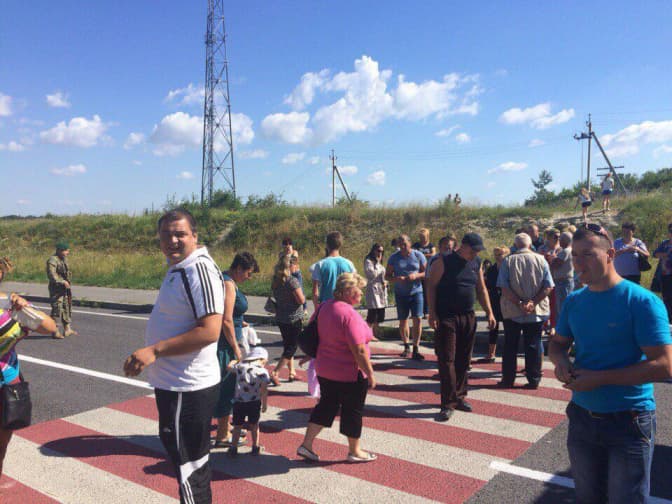 Обставини блокування автодоріг на Львівщині з’ясовуватиме поліція