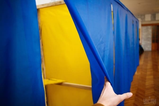 Сенатор, адмірал, доктор. Хто балотується в Галицькому і Франківському районах Львова