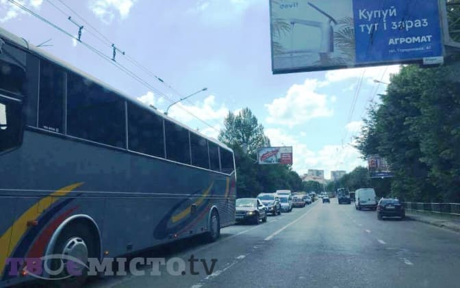 Ситуація на дорогах: по вулиці Виговського затор