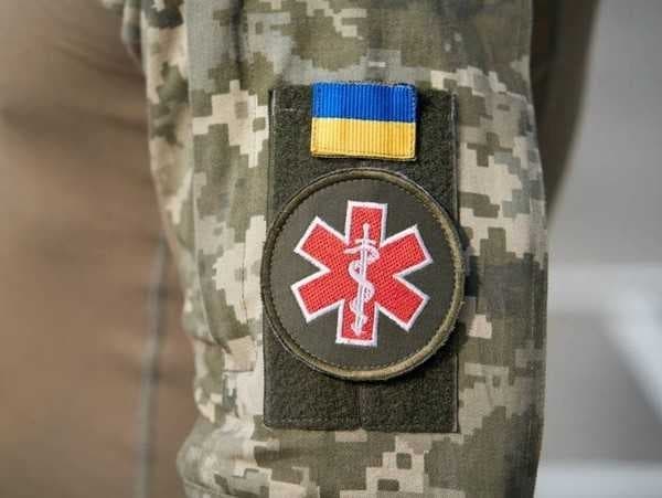 Очолив підстанцію швидкої у перші дні війни та проводив евакуації. Історія фельдшера з Київщини