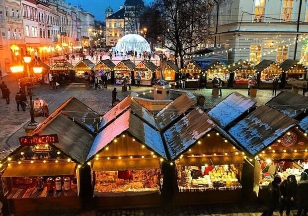 Традиції Різдва, прокидання бабаків і дівчинка, яка прочитала понад 200 книг за рік. Головне за добу