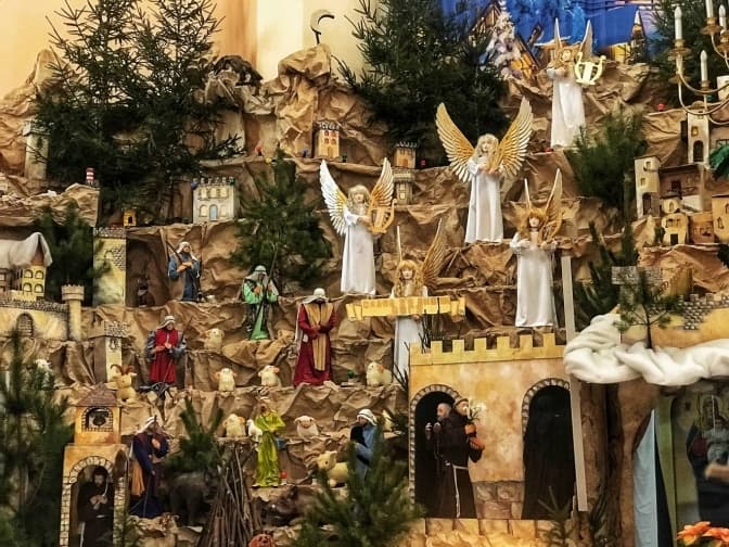 Зробіть символічні ясла. Поради священника у передріздвяний час