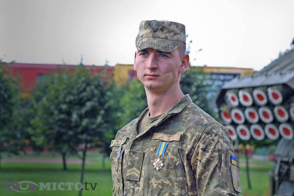 Як у 20 років пройти Попасну, врятувати друга і залишитись в армії