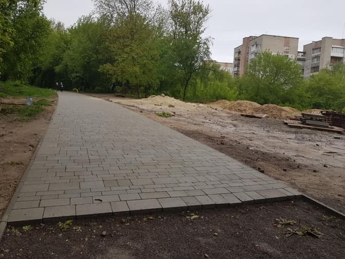 У Замарстинівському парку затягують реконструкцію