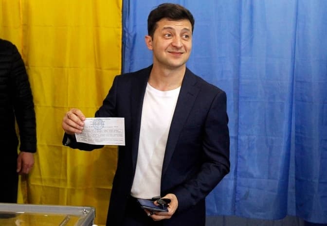 Володимира Зеленського оштрафували на 850 грн за показаний бюлетень