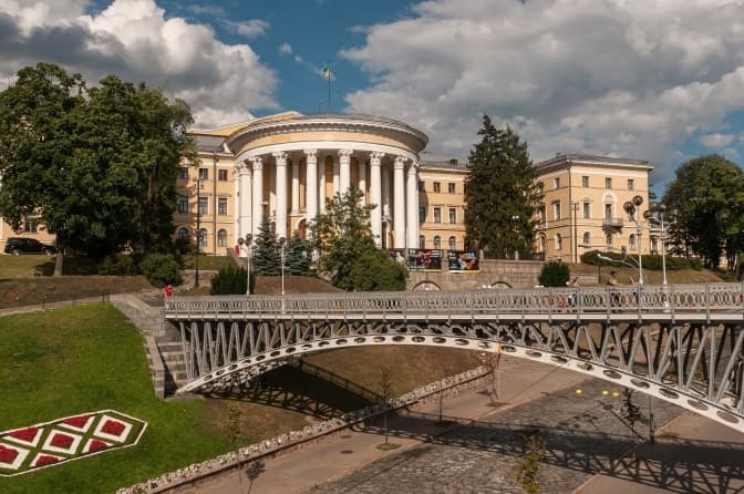 АРМА шукає управителя для Жовтневого палацу в Києві