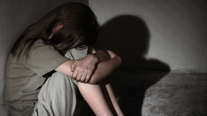Суд виніс вирок педофілу, який розбещував львівську школярку, переодягнувшись у жінку