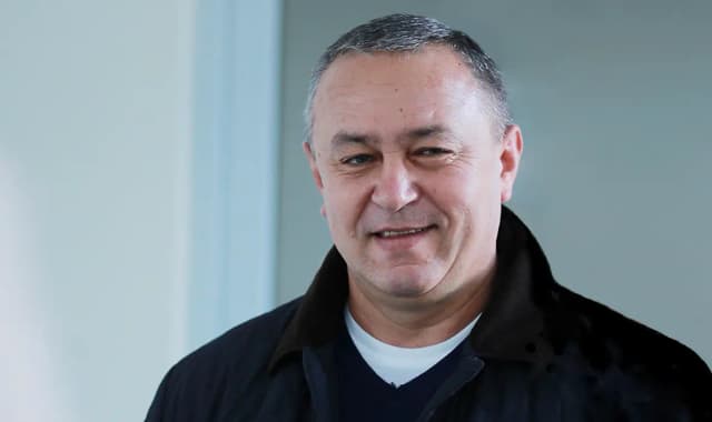 Олег Никулишин