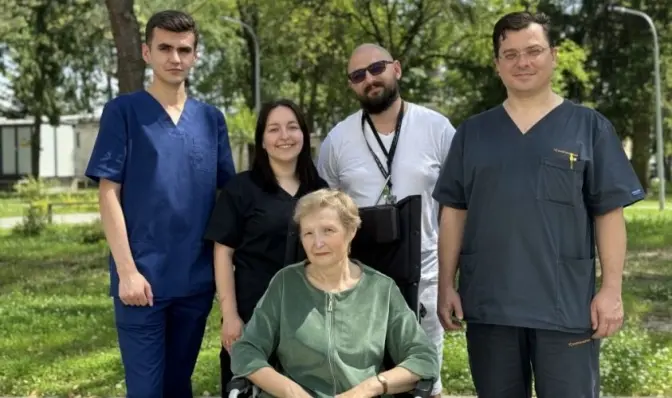 Могла втратити можливість рухатись. Львівські лікарі врятували жінку