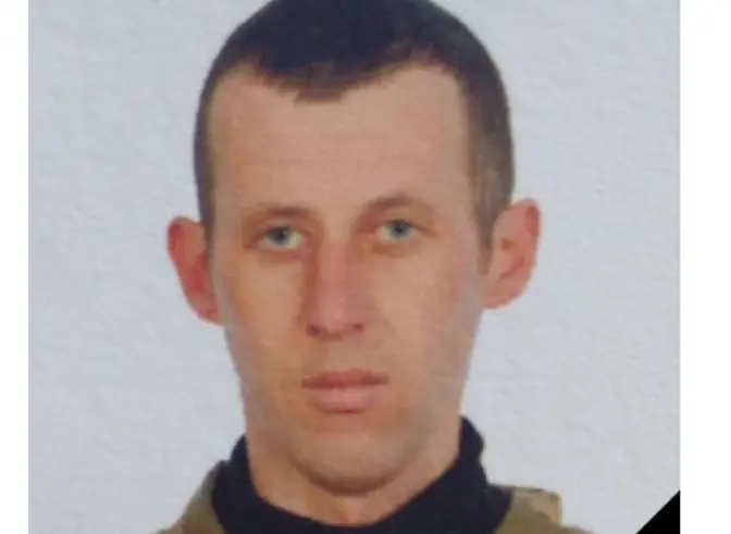 Сьогодні на Львівщині прощатимуться із бійцем Романом Івашком, який захищав Бучу та Ірпінь