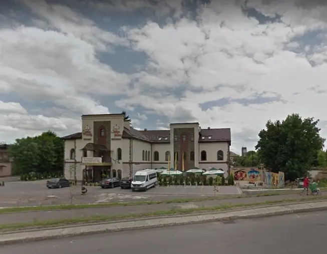 У Львові поблизу сихівського моста замість ресторану збудують багатоповерхівку
