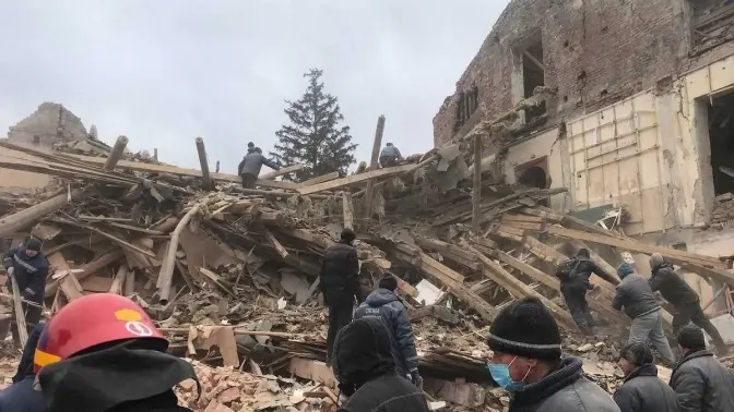 В Охтирці на Сумщині обстріляли військову частину. Загинули десятки українських бійців