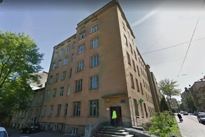 У поліклініці на вулиці Чупринки встановлять зовнішній ліфт