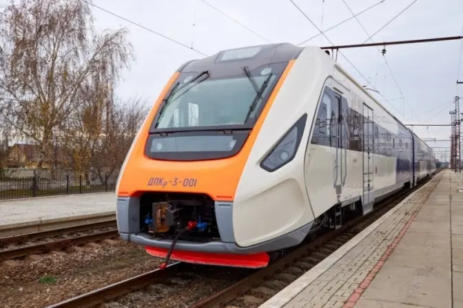 Укрзалізниця запускає новий потяг зі Львова на Прикарпаття