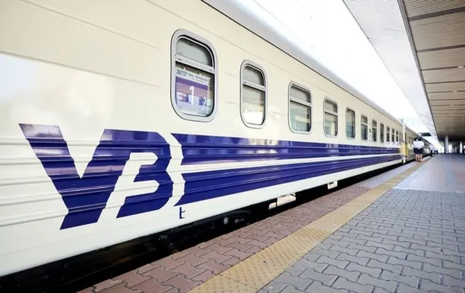 Ворожа атака на залізницю: поїзди до Львова та інших міст їдуть із затримками та в об'їзд