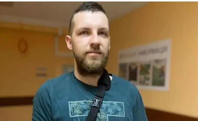 Львівські медики врятували пальці 24-річному ветеринару, який вже не міг ними рухати