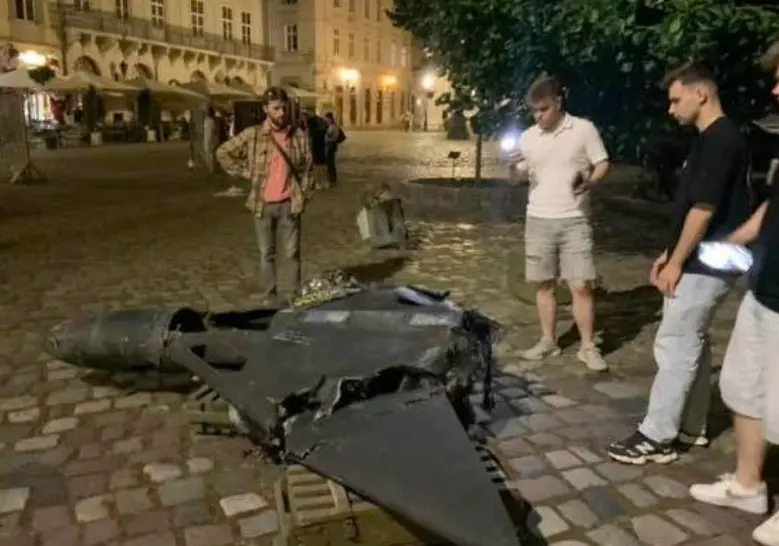 У мережі поширили фейк, що нібито в центрі Львова впав «шахед»