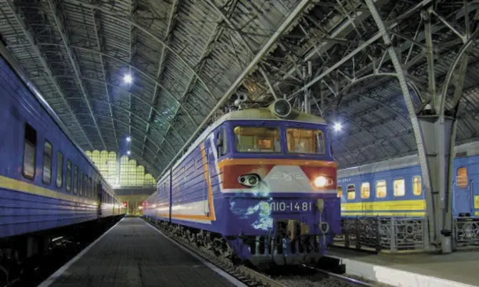 Нововведення на залізниці: електронні квитки у електричках та вакуумні туалети