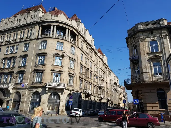 Нетуристичний Львів: сецесія над річкою та палаци Пекарської