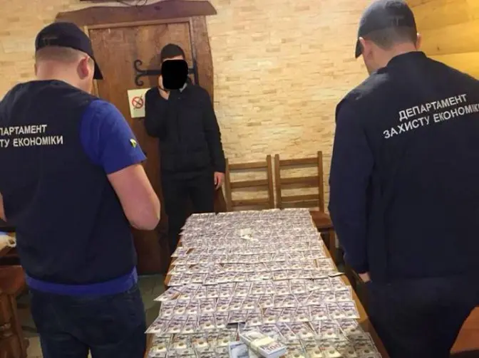 Затриманого на хабарі львівського архітектора оштрафували на 25 тис. гривень