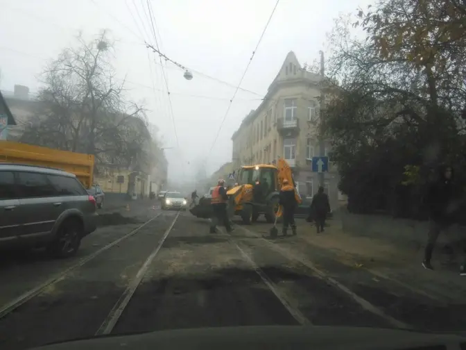У Львові латають перехрестя Замарстинівська – Хімічна. Фото