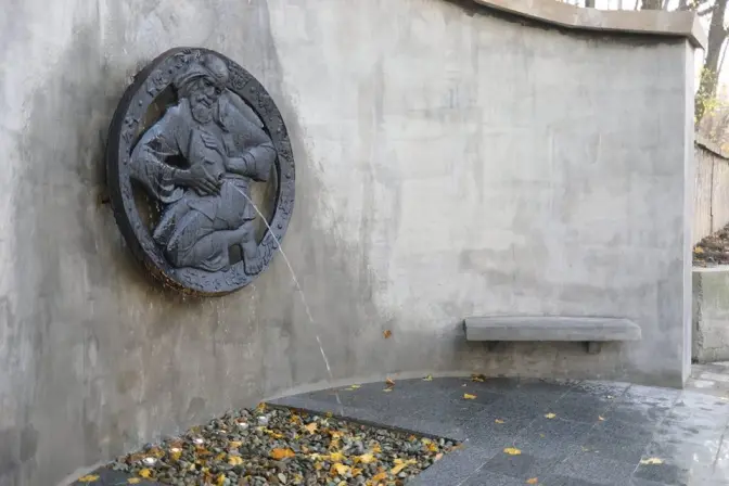 На Коперника відкрили оновлений фонтан «Водолій». Фото