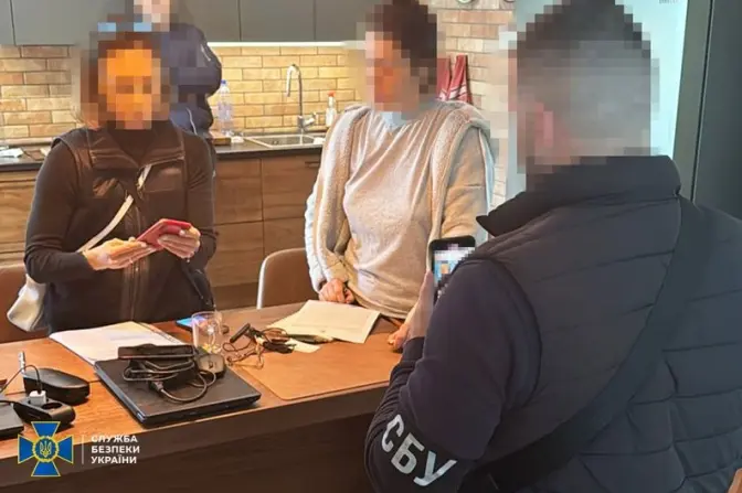 СБУ затримала колаборантку, яка здавала позиції ЗСУ під час боїв за Київ