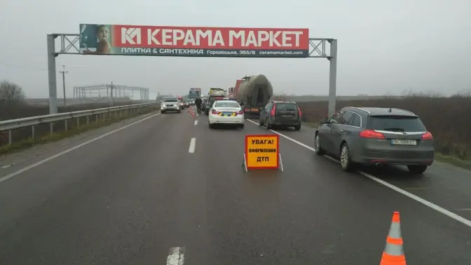 На об’їзній дорозі ДТП із п’яти машин. Є потерпіла
