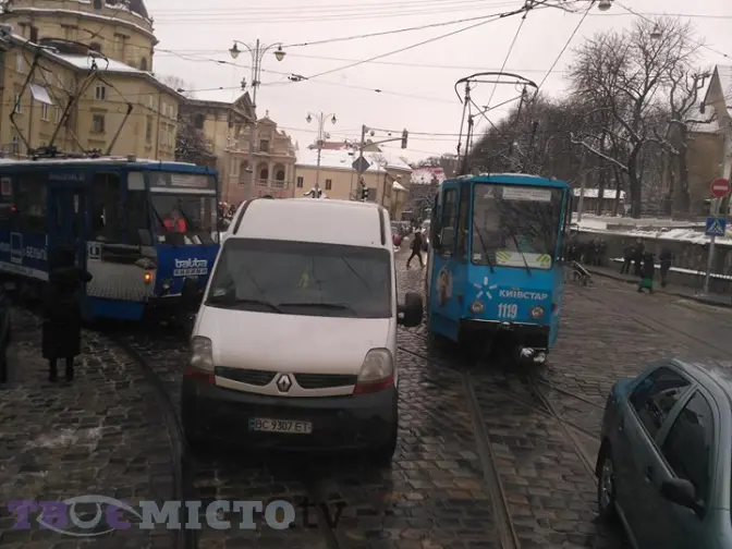 Ситуація на дорогах Львова: затор у центрі міста