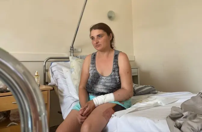 Львівські лікарі врятували жінку, родину якої обстріляли на Донеччині