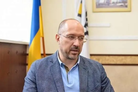 Кабмін пропонує зменшити зарплату для чиновників до кінця 2020 року через коронавірус