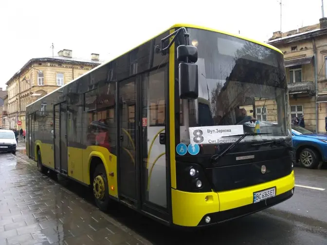 Великі автобуси до Брюховичів курсуватимуть за окремим номером 8а