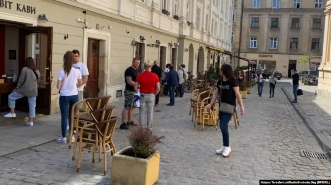 Розгортають третю хвилю лікарень та кримінал через повінь за статтею «Екоцид». Головне за ніч і минулу добу