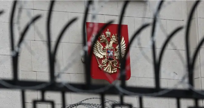 Росія почала вивозити сім’ї дипломатів зі Львова та Києва. Оновлено