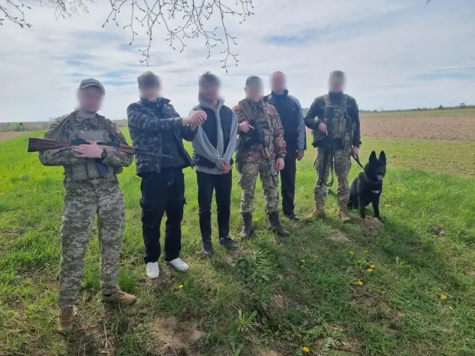 На Львівщині на кордоні затримали шістьох ухилянтів