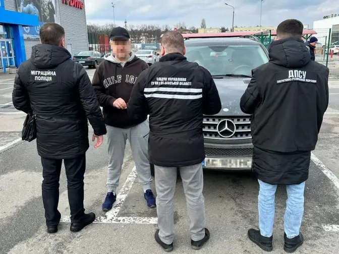 На Львівщині викрили ще п’ятьох осіб, які переправляли ухилянтів за кордон