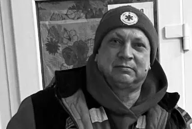 В Києві росія повторним ударом вбила медика Сергія Смоляка, який прибув на місце обстрілу