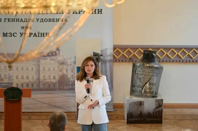 У Києві відкрилася виставка картин на рештках ракет