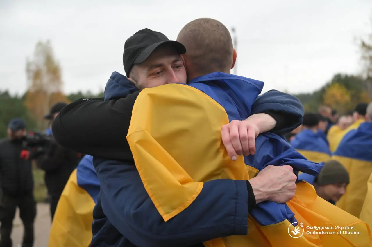 Звільнені з полону 23 жовтня / фото: Омбусман