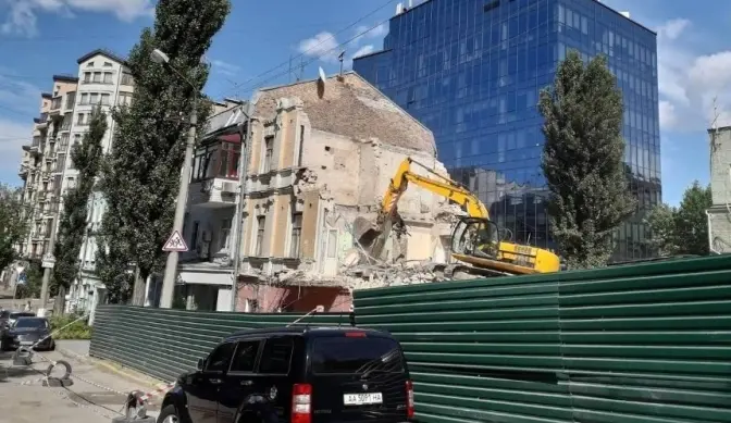 Прокуратура оскаржує рішення суду щодо знесення Поліцейської дільниці на Подолі