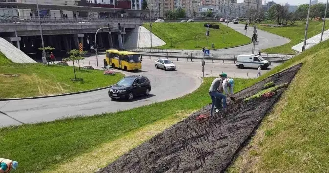 У Києві висадять мегаквітник-панно «Вперед до перемоги»