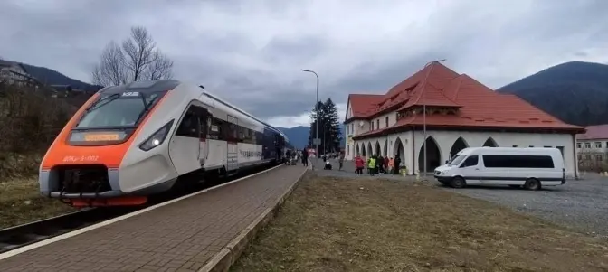 «Укрзалізниця» збільшила термін попереднього продажу квитків на «гірські шатли» зі Львова
