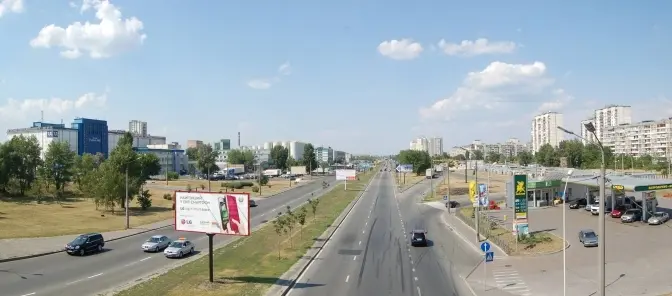 Вулицю Богатирську на Оболоні зроблять інклюзивною