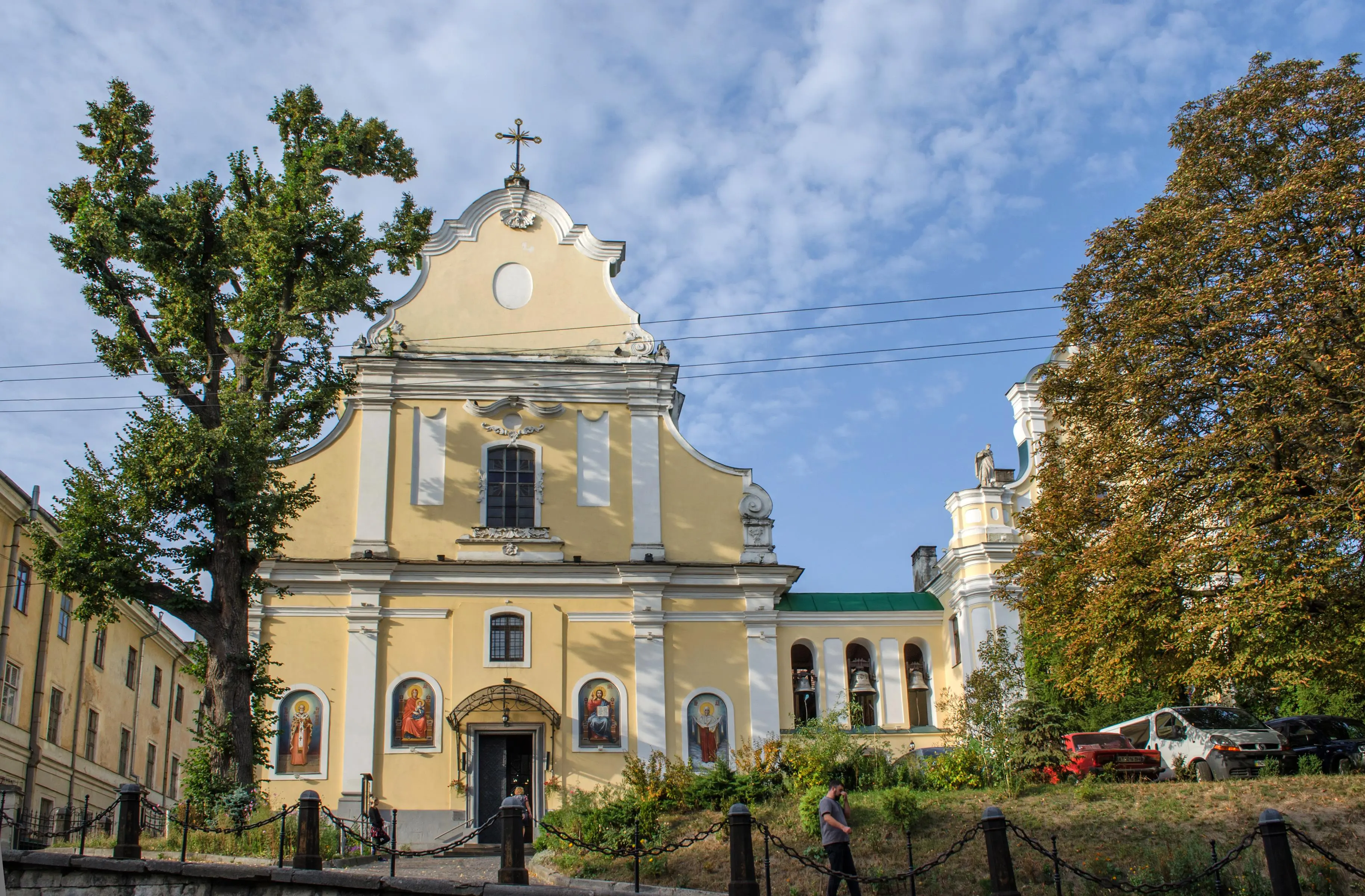Свято-Покровський кафедральний собор Львівсько-Сокальської єпархії ПЦУ (вул. Грушевського, 2)/ фото: Вікіпедія