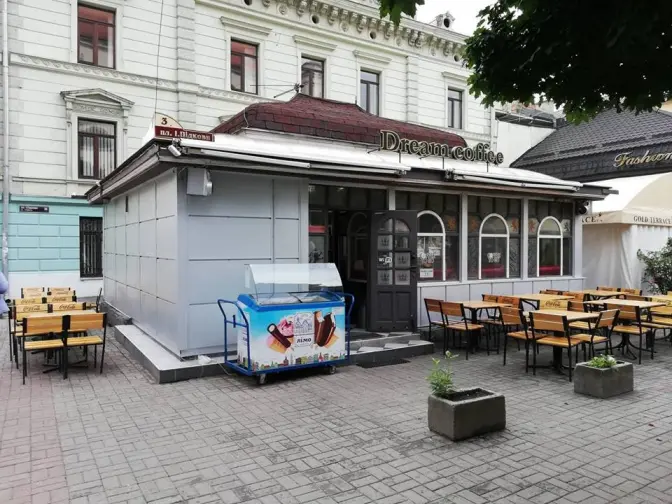 У Львові демонтували два незаконно встановлені літні майданчики. Адреси, фото