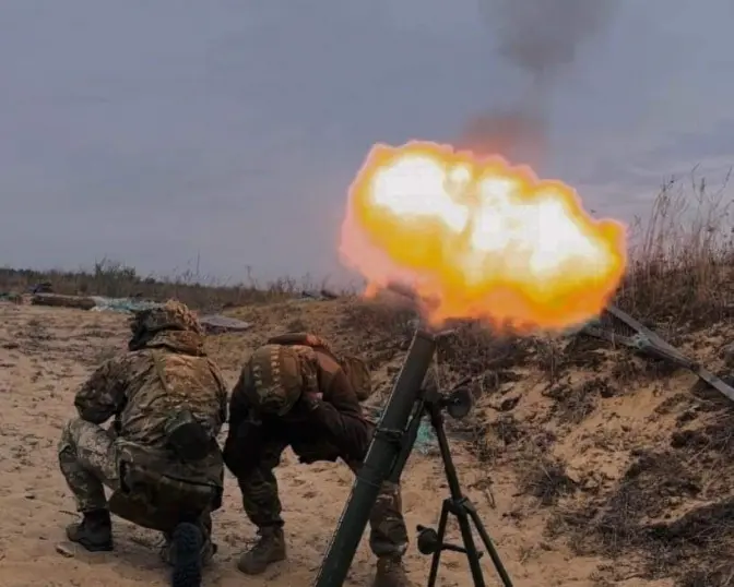 Ворог намагається оточити Авдіївку, ЗСУ відбили понад 10 атак на цьому напрямку, – Генштаб