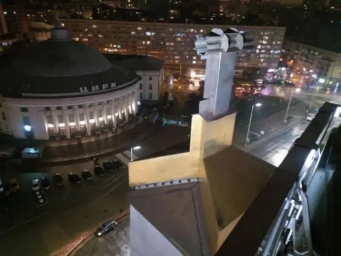 Радянську зірку з обеліска на Галицькій площі в Києві передали до музею