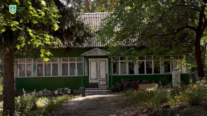 Закинутий дитячий табір в Ірпені перетворять на містечко для соціально вразливих родин