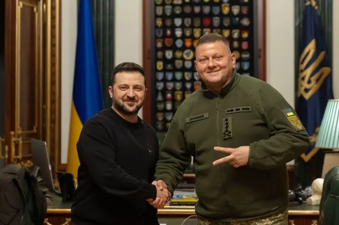 Зеленський звільнив Валерія Залужного з військової служби та призначив його послом