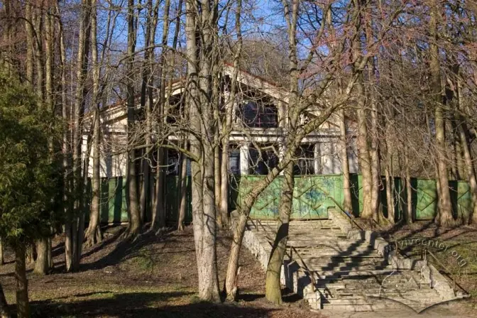 У Парку культури замість кінотеатру буде ресторан